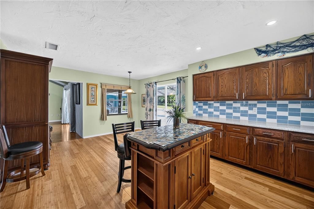 For Sale: $750,000 (5 beds, 5 baths, 3358 Square Feet)