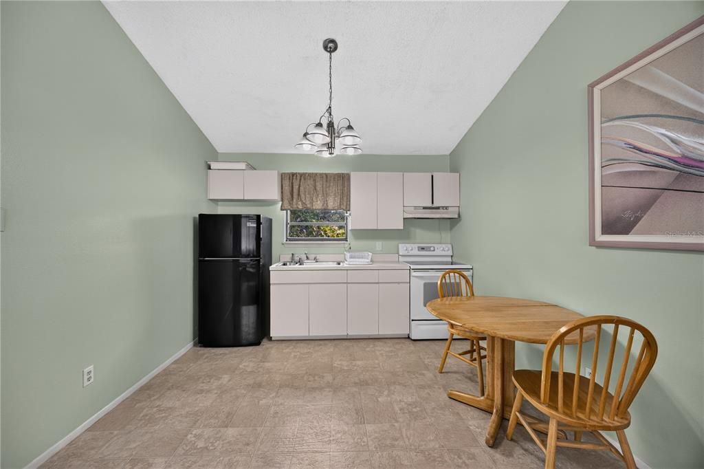 For Sale: $750,000 (5 beds, 5 baths, 3358 Square Feet)