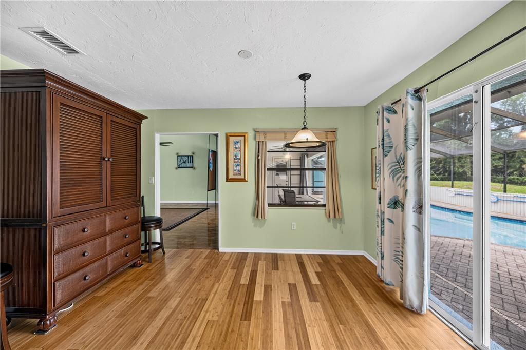 For Sale: $750,000 (5 beds, 5 baths, 3358 Square Feet)