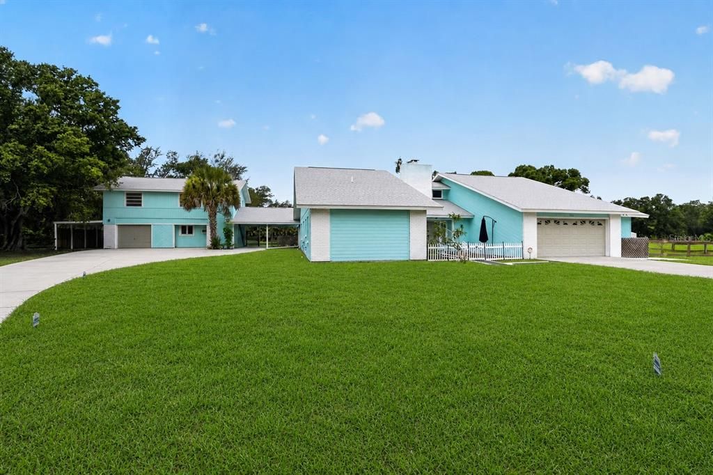 For Sale: $750,000 (5 beds, 5 baths, 3358 Square Feet)