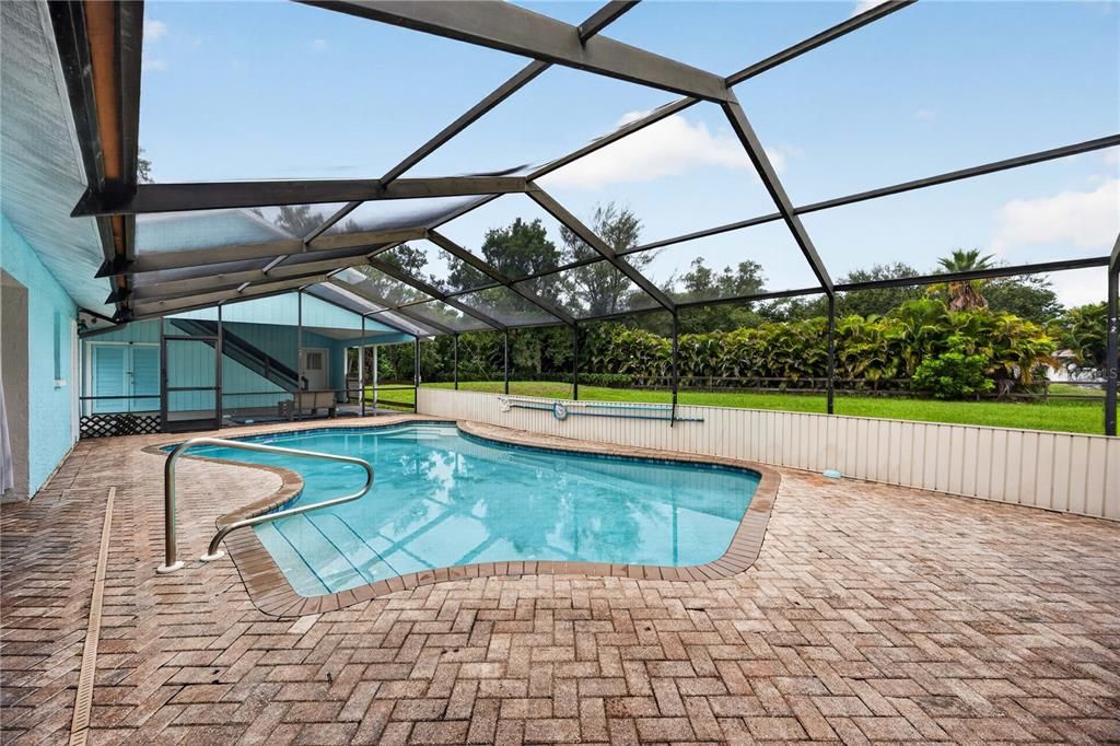 For Sale: $750,000 (5 beds, 5 baths, 3358 Square Feet)