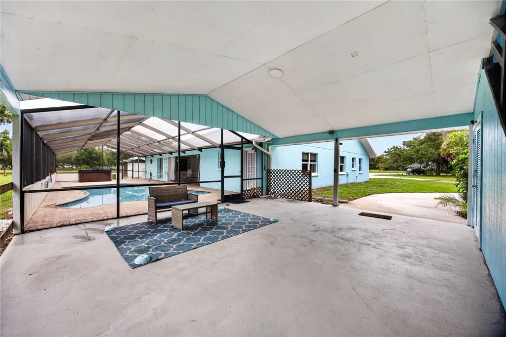 For Sale: $750,000 (5 beds, 5 baths, 3358 Square Feet)