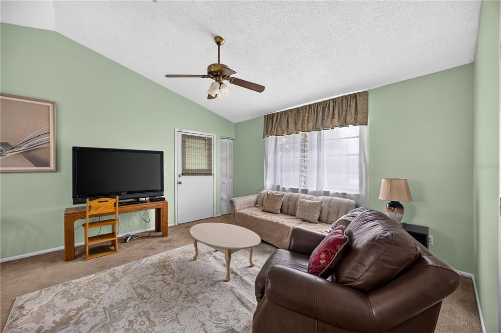 For Sale: $750,000 (5 beds, 5 baths, 3358 Square Feet)
