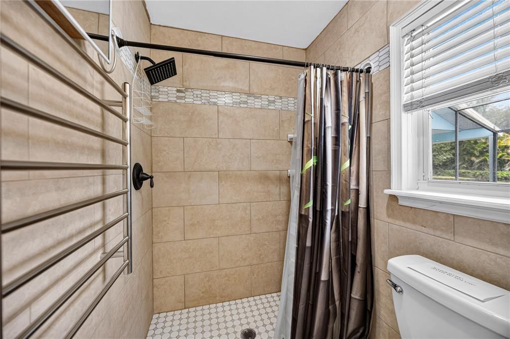 For Sale: $750,000 (5 beds, 5 baths, 3358 Square Feet)