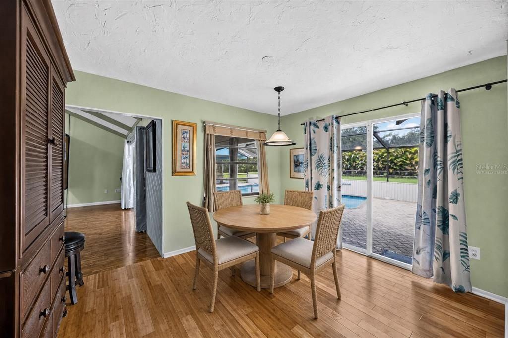 For Sale: $750,000 (5 beds, 5 baths, 3358 Square Feet)