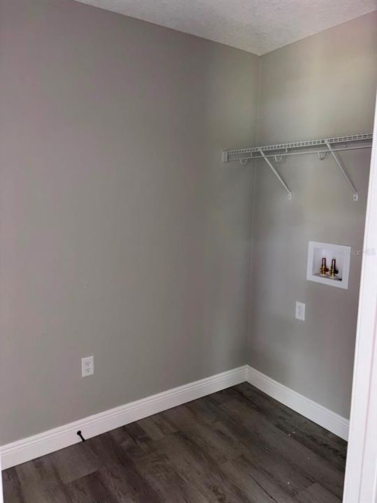 Active With Contract: $239,900 (3 beds, 2 baths, 1409 Square Feet)