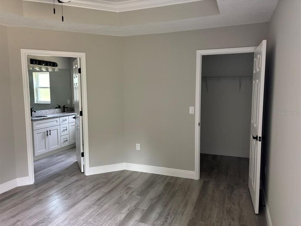 Active With Contract: $239,900 (3 beds, 2 baths, 1409 Square Feet)