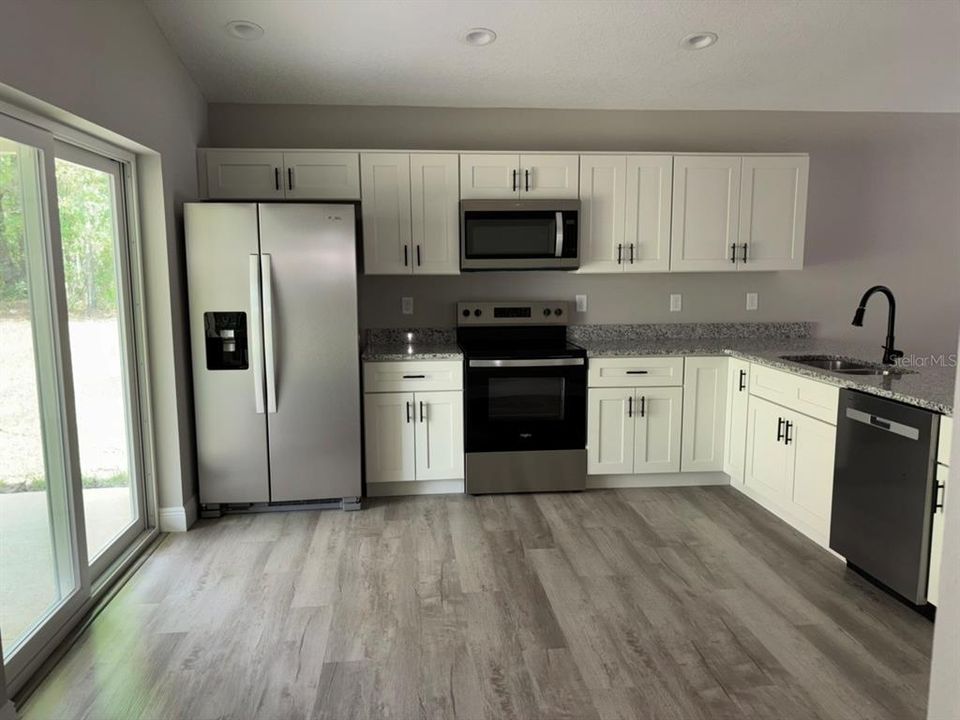 Active With Contract: $239,900 (3 beds, 2 baths, 1409 Square Feet)