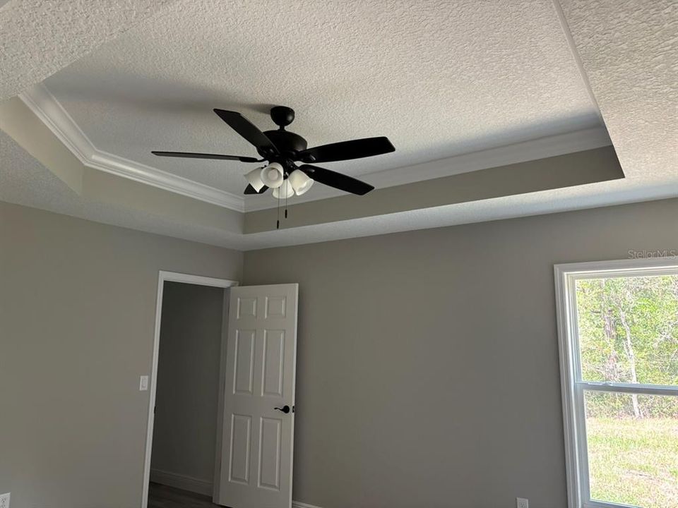 Active With Contract: $239,900 (3 beds, 2 baths, 1409 Square Feet)