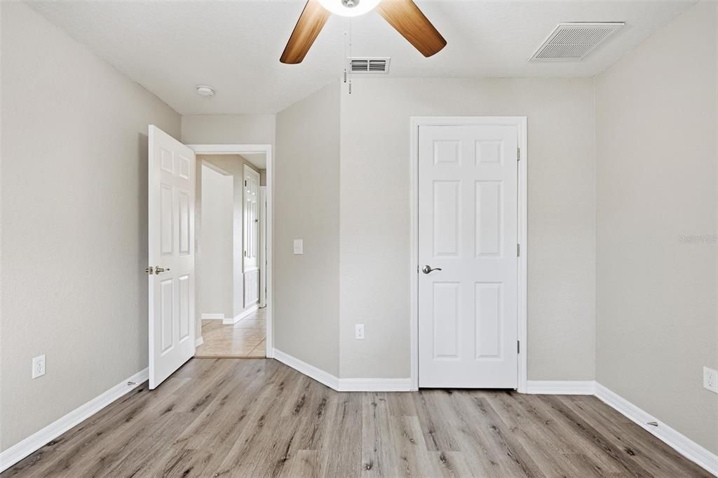 For Sale: $375,000 (4 beds, 2 baths, 1783 Square Feet)
