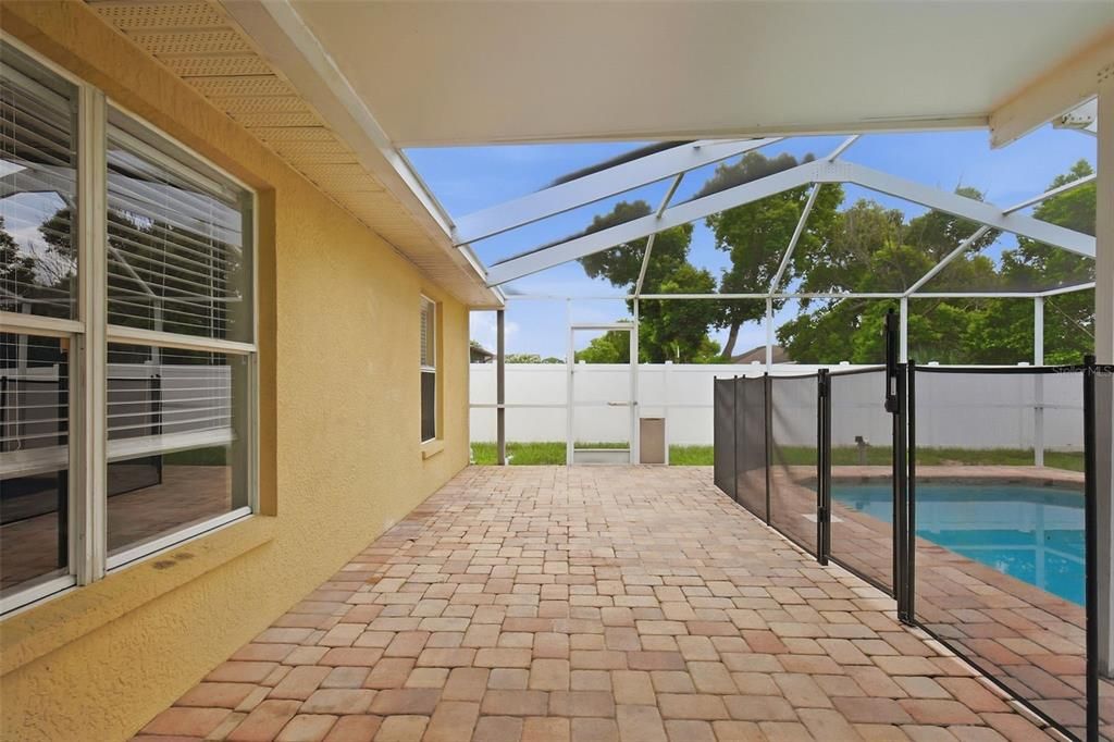 For Sale: $375,000 (4 beds, 2 baths, 1783 Square Feet)
