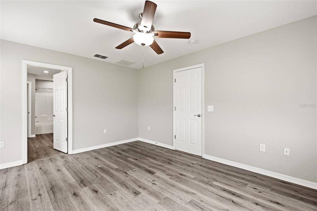 For Sale: $375,000 (4 beds, 2 baths, 1783 Square Feet)
