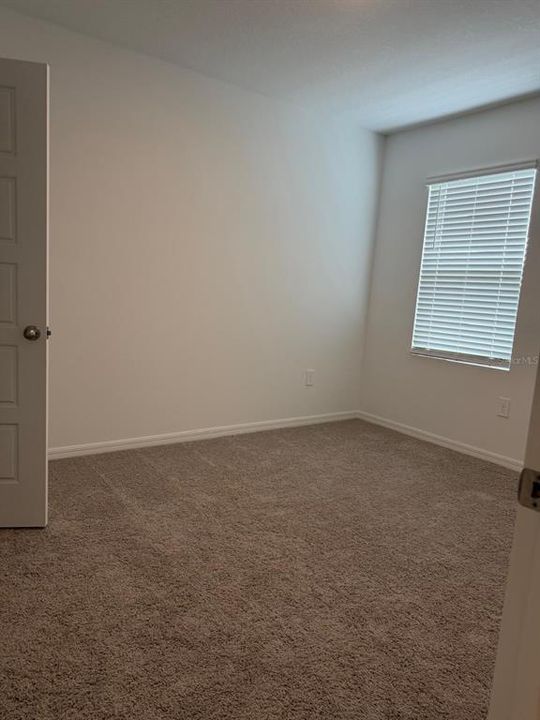 Activo con contrato: $2,350 (3 camas, 2 baños, 2077 Pies cuadrados)