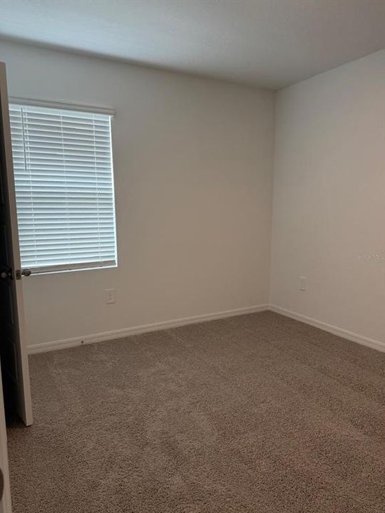 Activo con contrato: $2,350 (3 camas, 2 baños, 2077 Pies cuadrados)