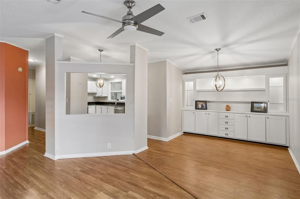На продажу: $179,900 (2 спален, 2 ванн, 1396 Квадратных фут)
