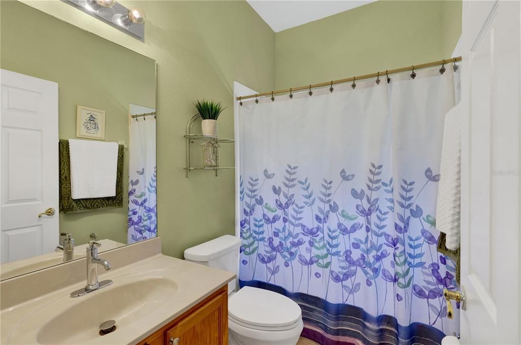 Active With Contract: $275,000 (3 beds, 2 baths, 1587 Square Feet)