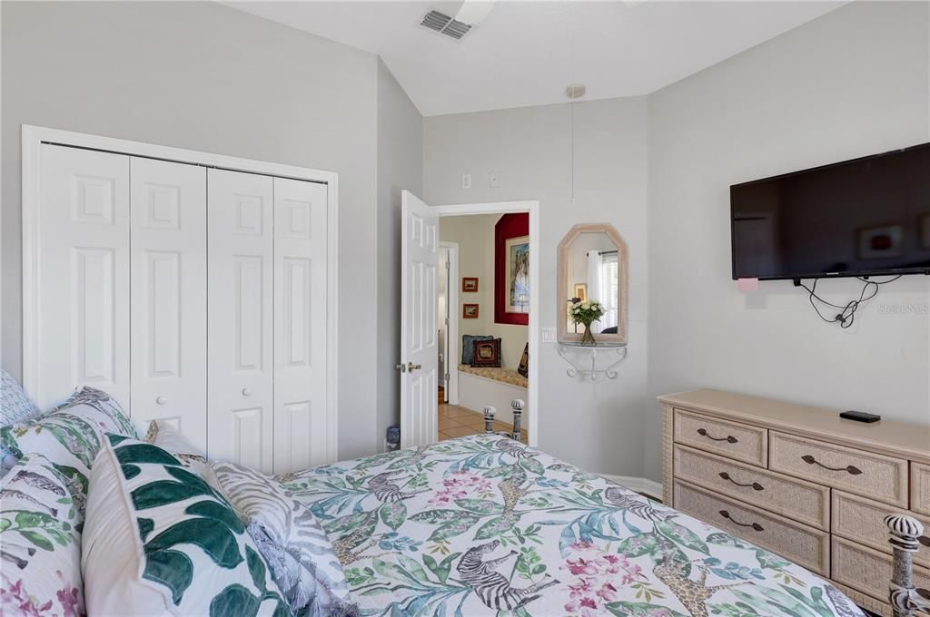 Active With Contract: $275,000 (3 beds, 2 baths, 1587 Square Feet)