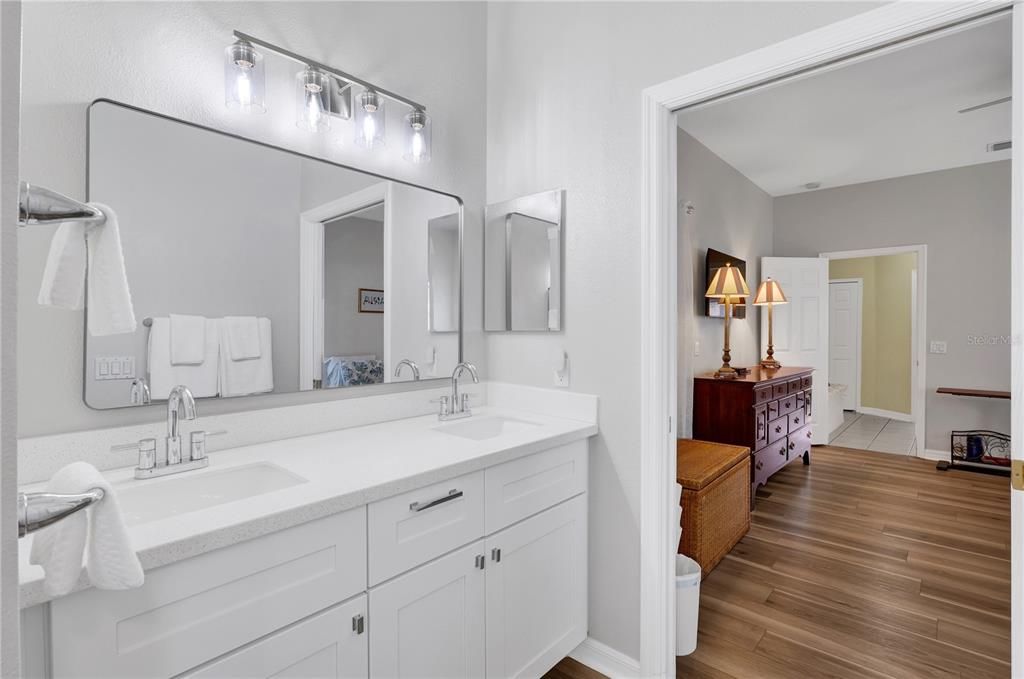 Active With Contract: $275,000 (3 beds, 2 baths, 1587 Square Feet)
