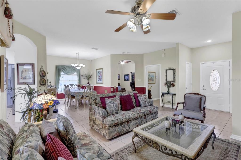 Active With Contract: $275,000 (3 beds, 2 baths, 1587 Square Feet)
