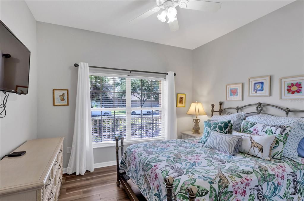 Active With Contract: $275,000 (3 beds, 2 baths, 1587 Square Feet)