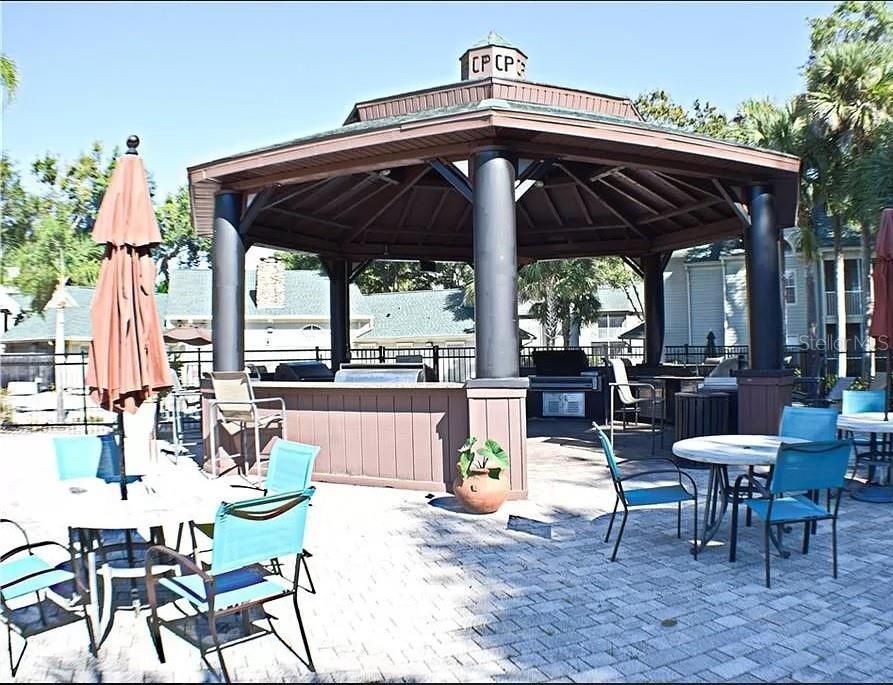 For Rent: $1,399 (1 beds, 1 baths, 722 Square Feet)
