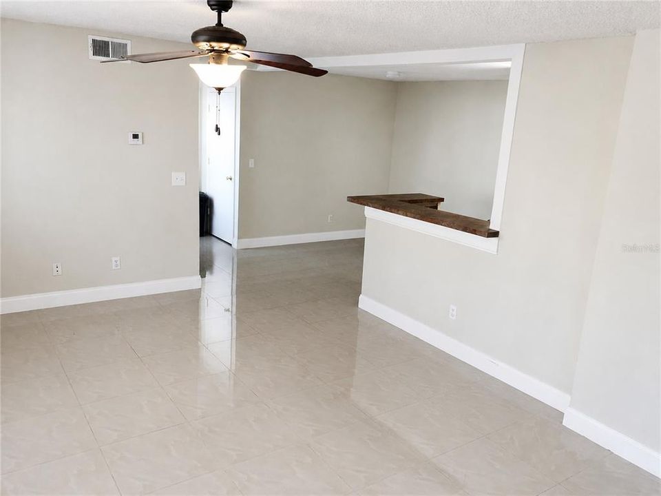 For Rent: $1,399 (1 beds, 1 baths, 722 Square Feet)