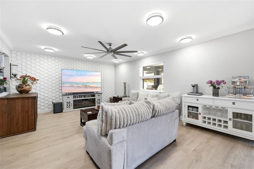 Active With Contract: $660,000 (4 beds, 2 baths, 3004 Square Feet)