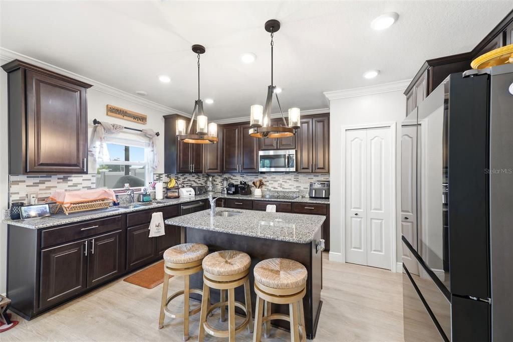 Active With Contract: $660,000 (4 beds, 2 baths, 3004 Square Feet)