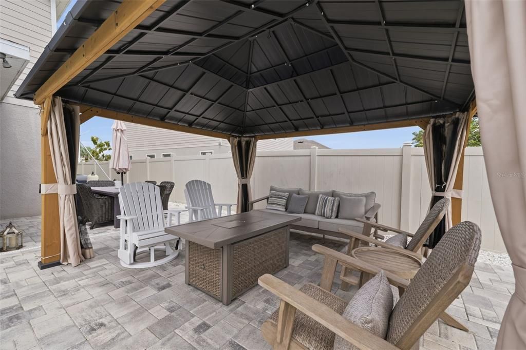 Active With Contract: $660,000 (4 beds, 2 baths, 3004 Square Feet)