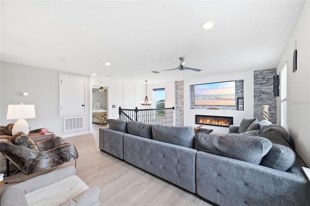 Active With Contract: $660,000 (4 beds, 2 baths, 3004 Square Feet)