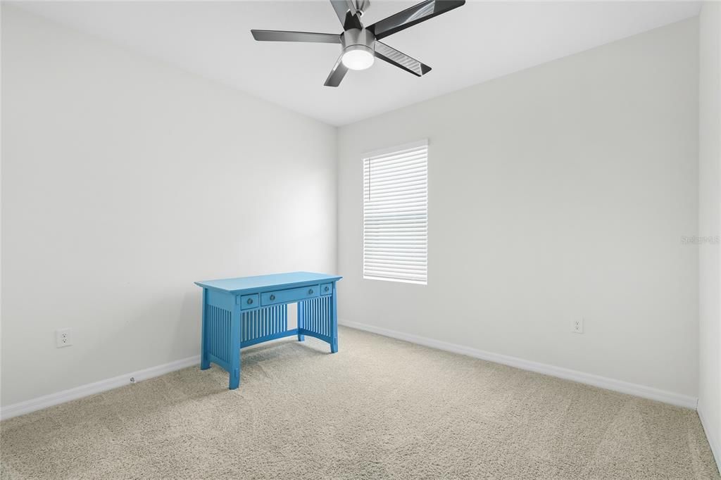 Activo con contrato: $339,000 (4 camas, 2 baños, 1846 Pies cuadrados)