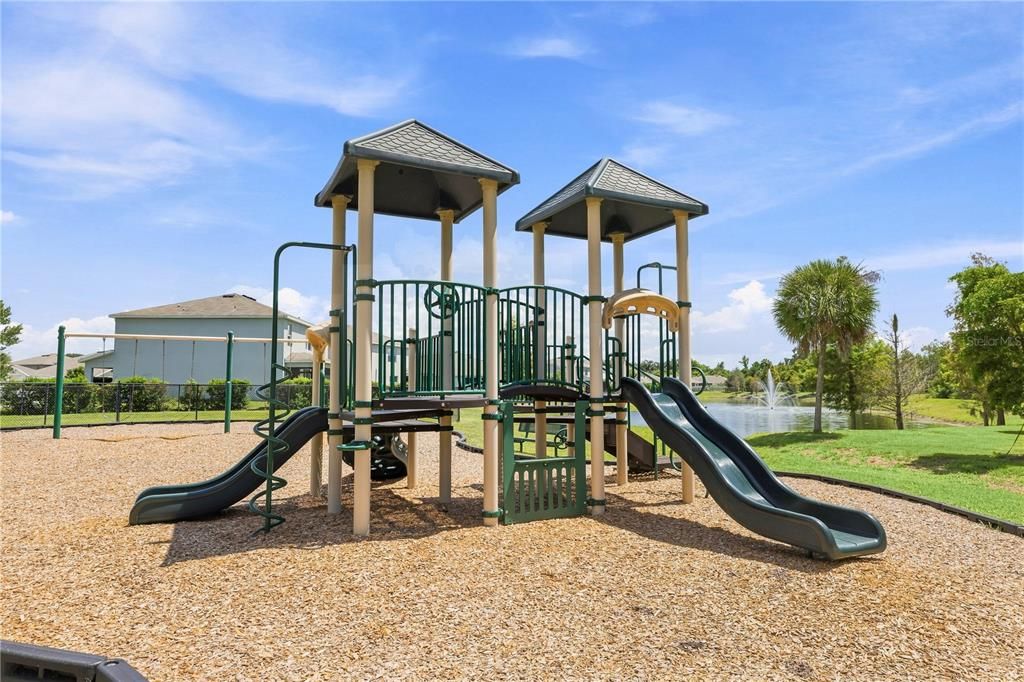 Activo con contrato: $339,000 (4 camas, 2 baños, 1846 Pies cuadrados)
