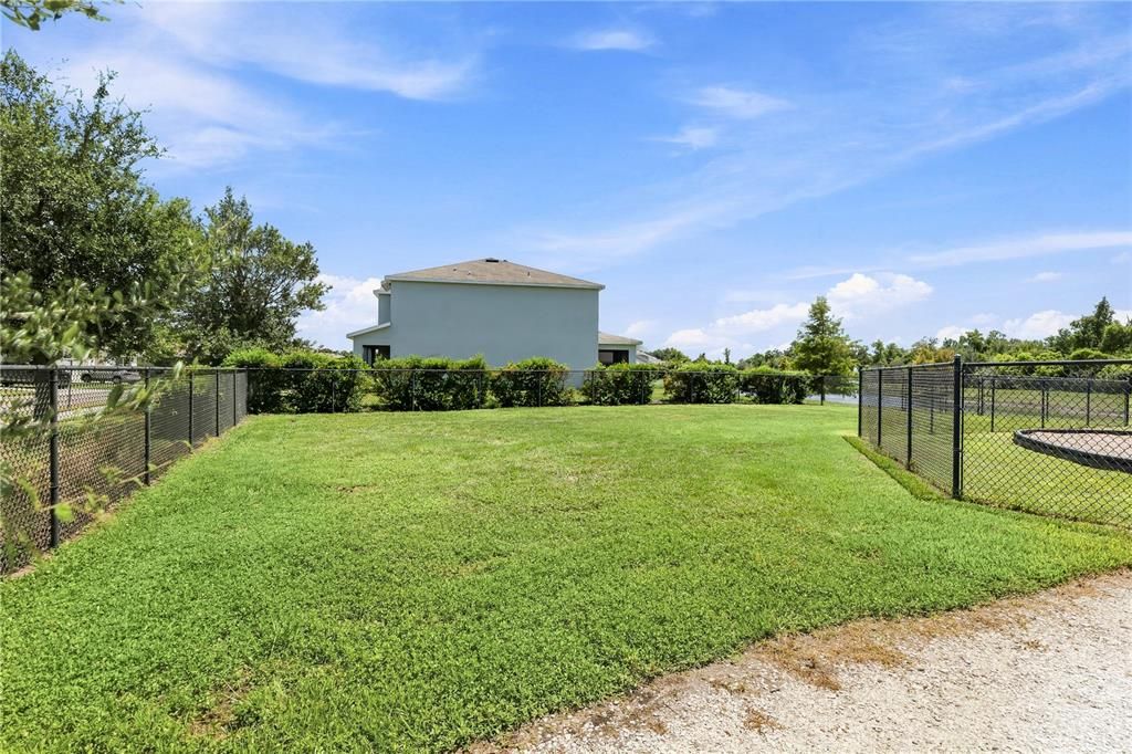Activo con contrato: $339,000 (4 camas, 2 baños, 1846 Pies cuadrados)