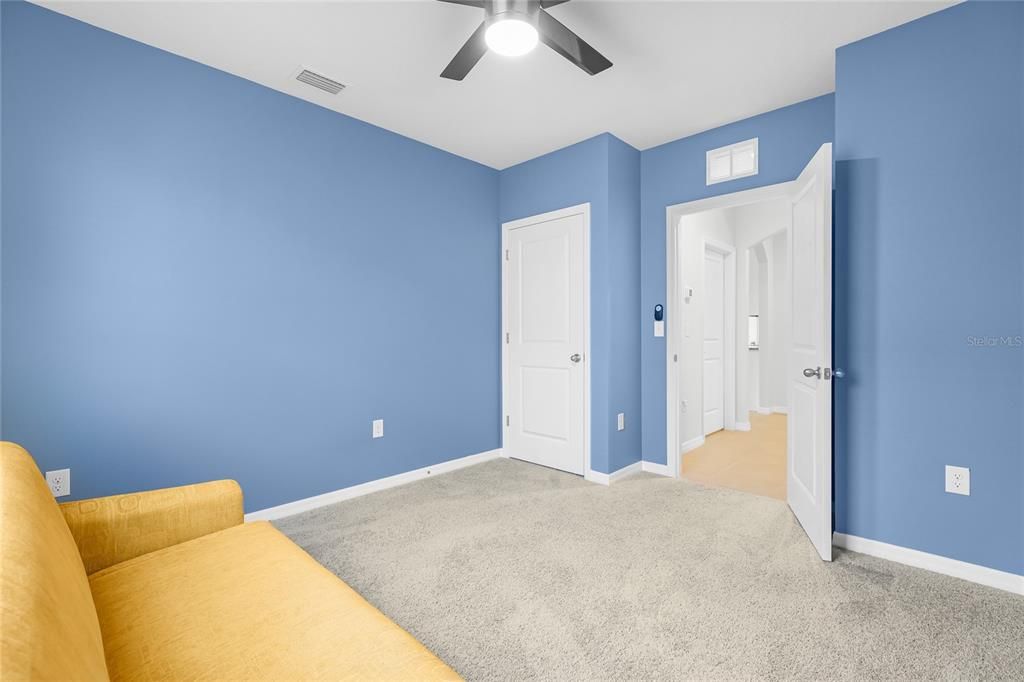 Activo con contrato: $339,000 (4 camas, 2 baños, 1846 Pies cuadrados)