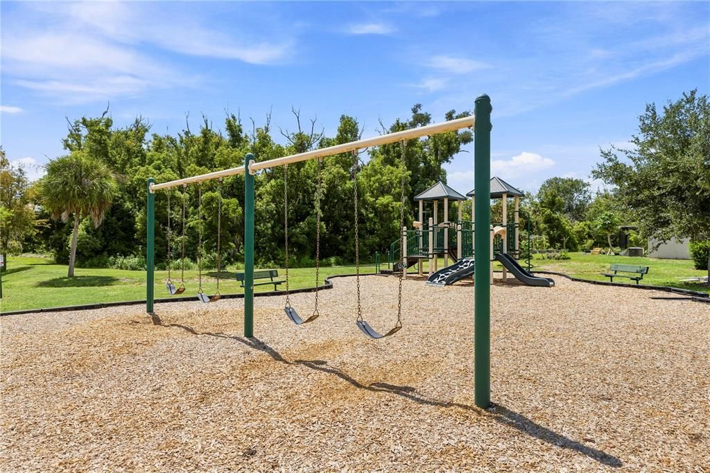 Activo con contrato: $339,000 (4 camas, 2 baños, 1846 Pies cuadrados)