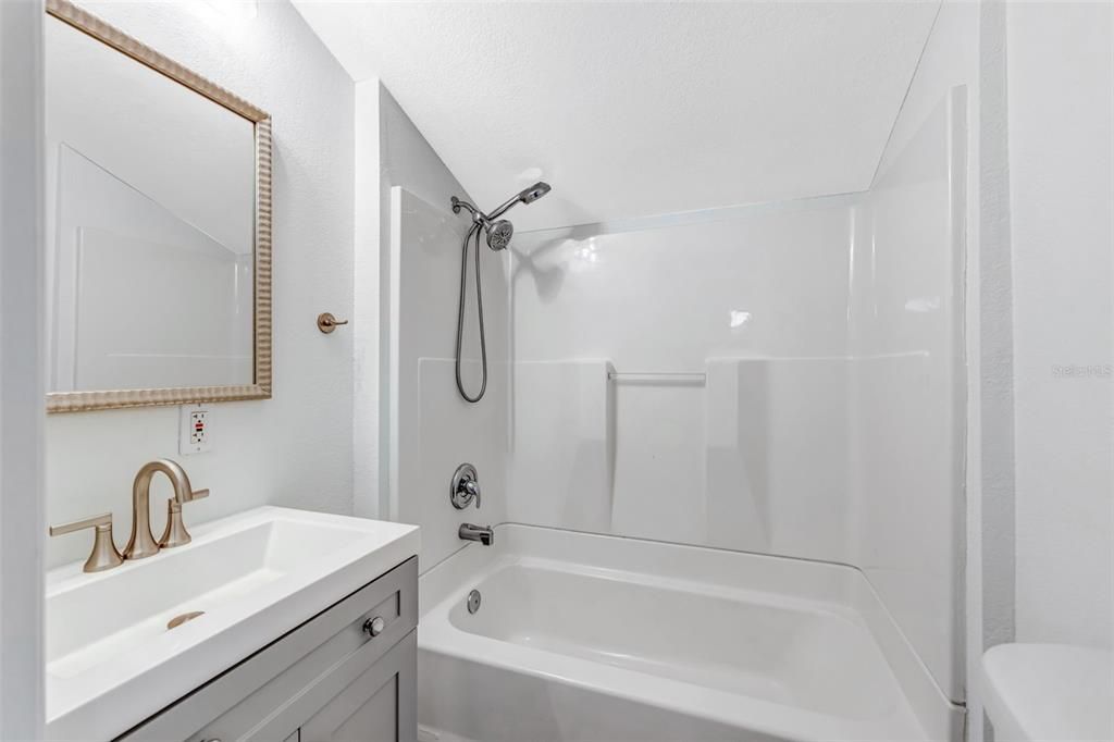 For Sale: $1,325,000 (6 beds, 5 baths, 4214 Square Feet)