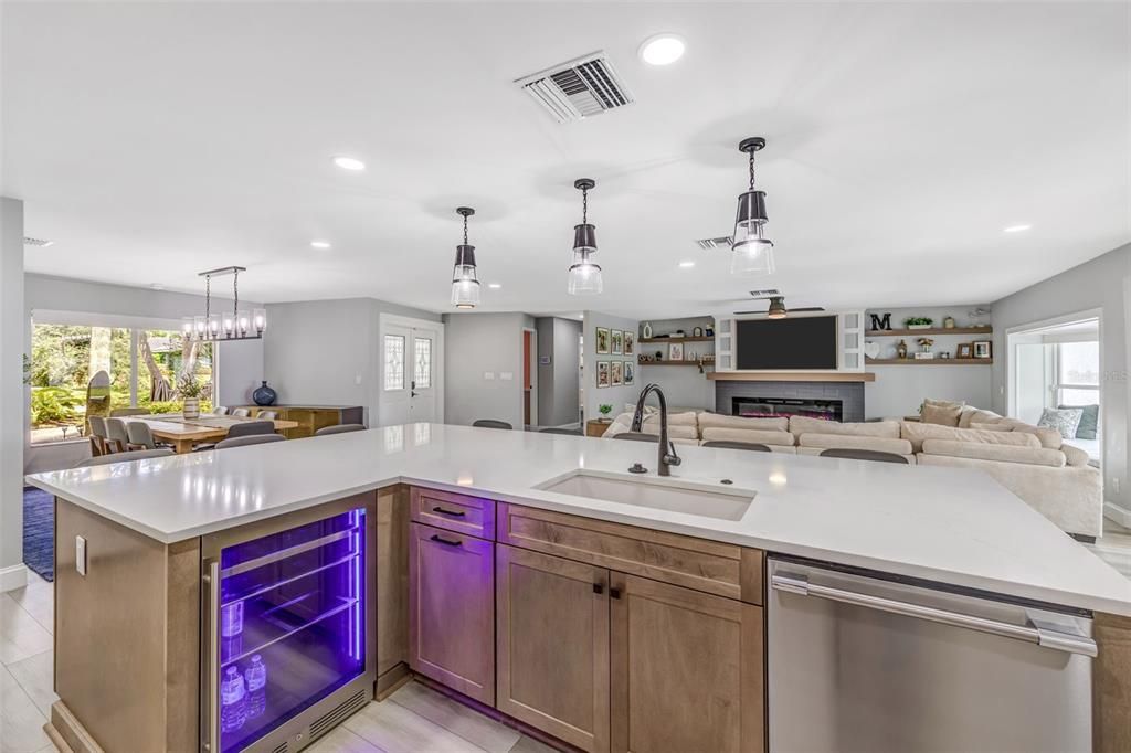 For Sale: $1,325,000 (6 beds, 5 baths, 4214 Square Feet)