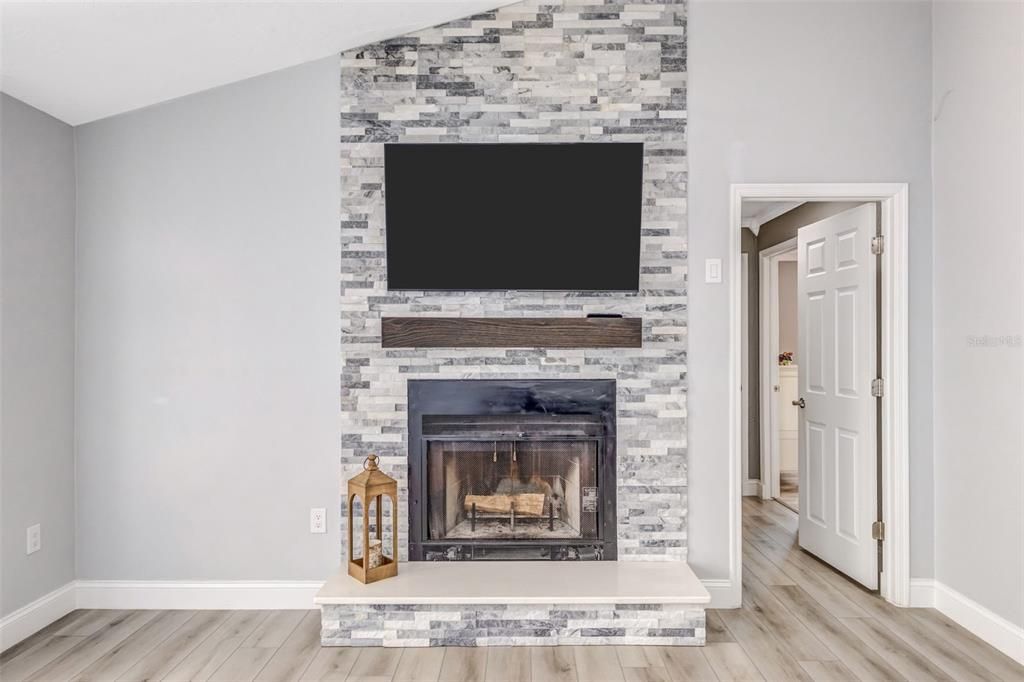 For Sale: $1,325,000 (6 beds, 5 baths, 4214 Square Feet)