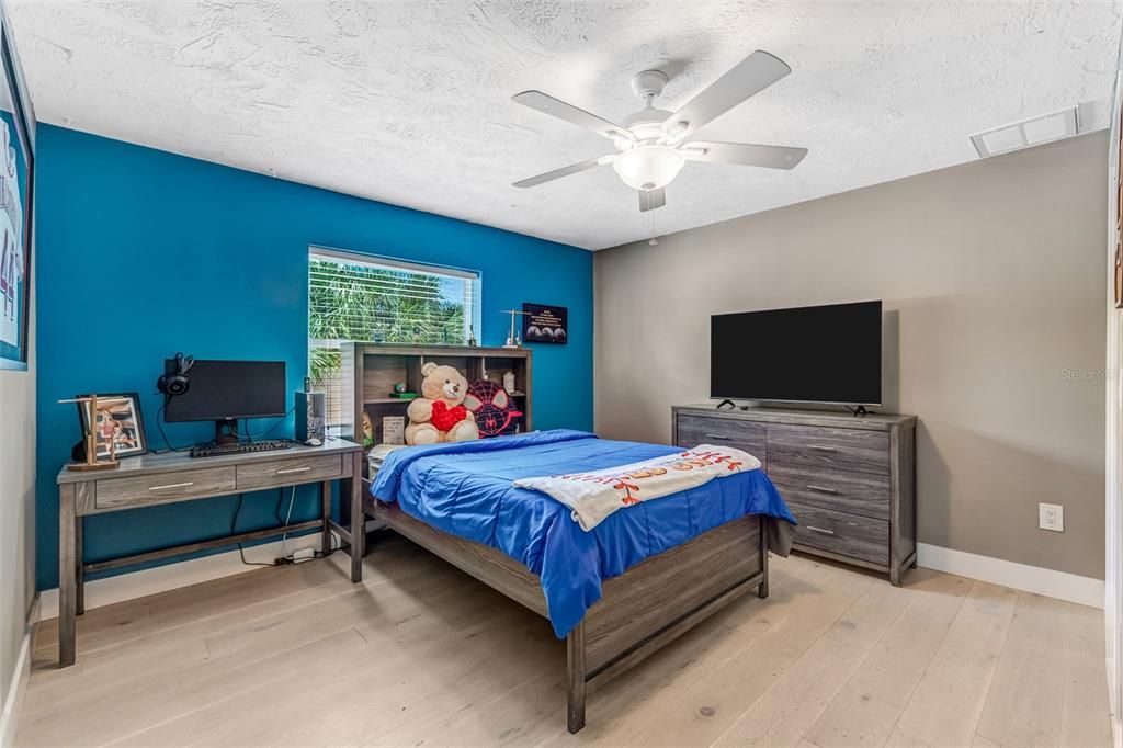 For Sale: $1,325,000 (6 beds, 5 baths, 4214 Square Feet)