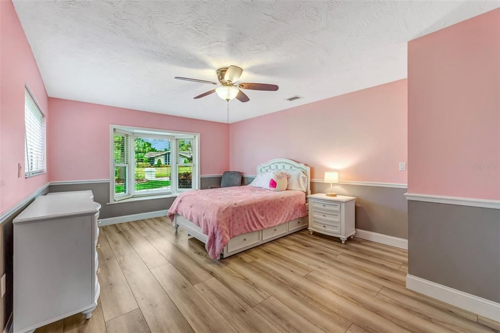 For Sale: $1,325,000 (6 beds, 5 baths, 4214 Square Feet)