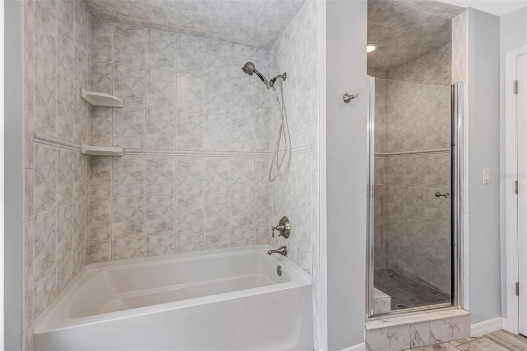 For Sale: $1,325,000 (6 beds, 5 baths, 4214 Square Feet)