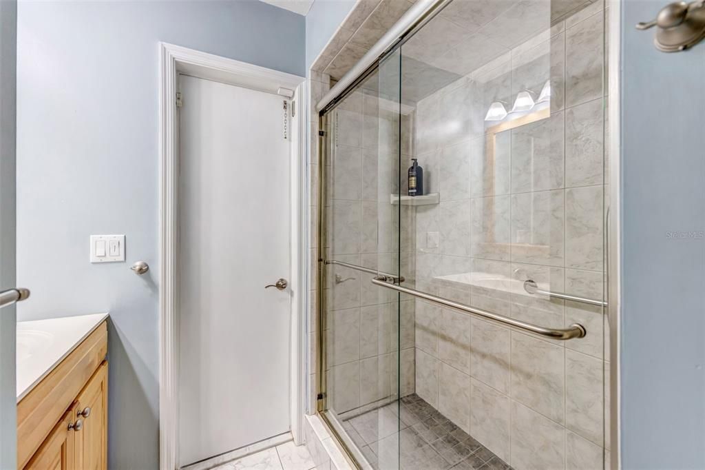 For Sale: $1,325,000 (6 beds, 5 baths, 4214 Square Feet)