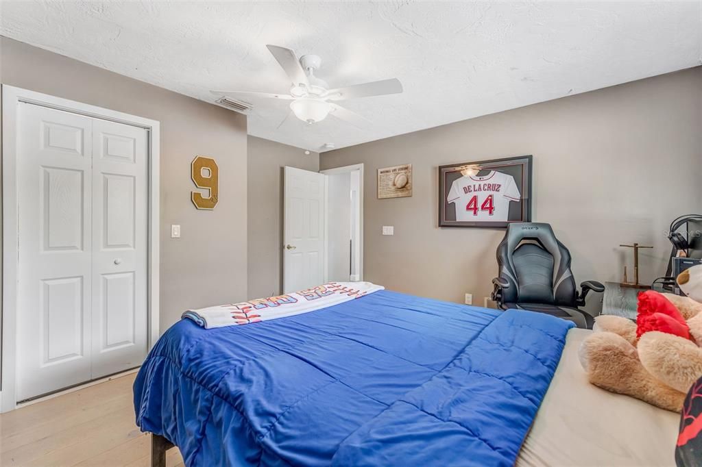 For Sale: $1,325,000 (6 beds, 5 baths, 4214 Square Feet)