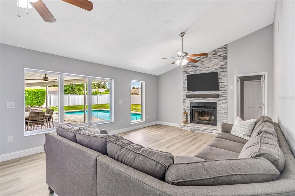 For Sale: $1,325,000 (6 beds, 5 baths, 4214 Square Feet)
