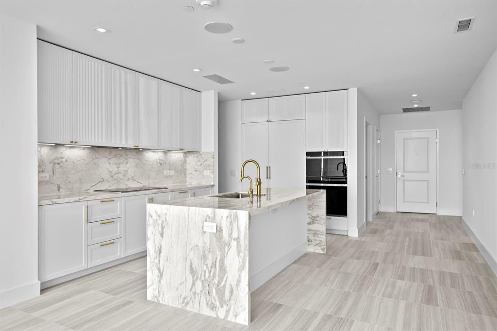For Rent: $9,700 (2 beds, 2 baths, 1960 Square Feet)