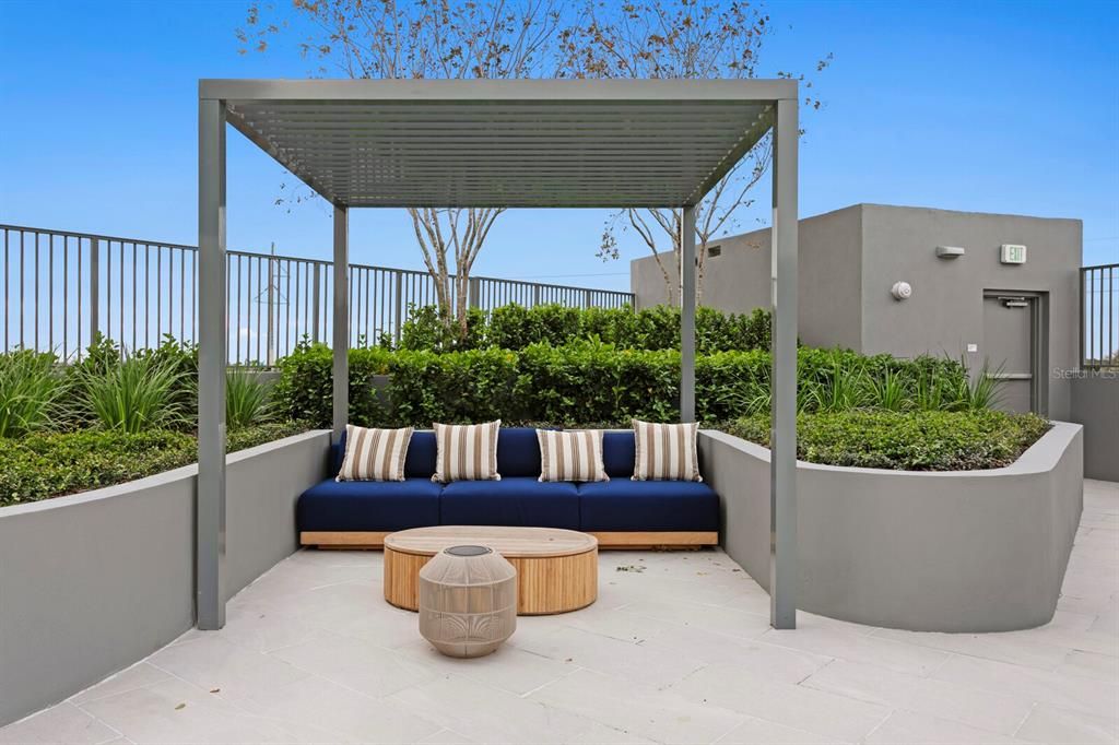 For Rent: $9,700 (2 beds, 2 baths, 1960 Square Feet)