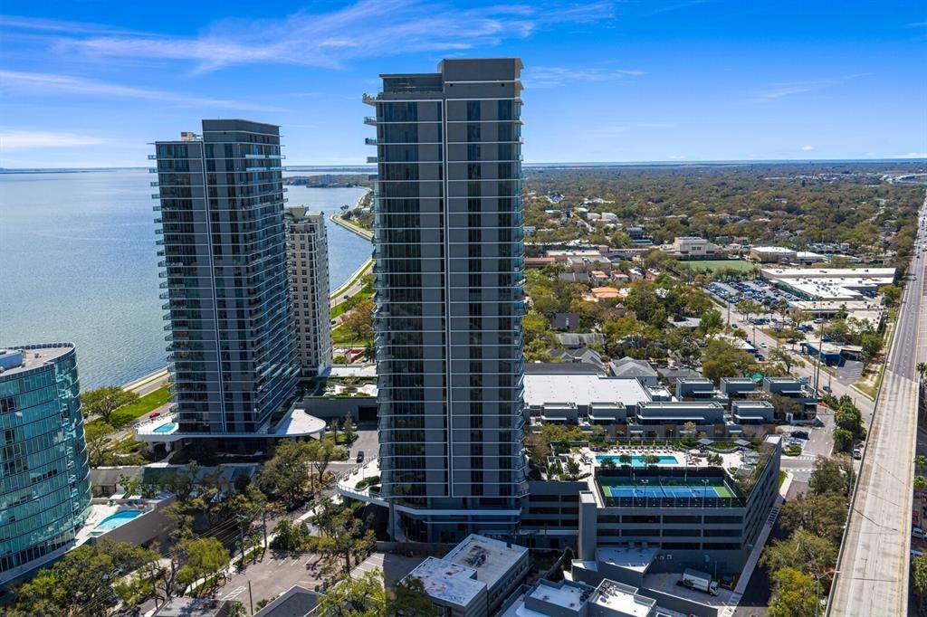 For Rent: $9,700 (2 beds, 2 baths, 1960 Square Feet)
