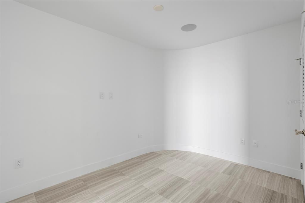 For Rent: $9,700 (2 beds, 2 baths, 1960 Square Feet)