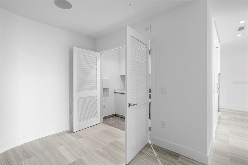 For Rent: $9,700 (2 beds, 2 baths, 1960 Square Feet)