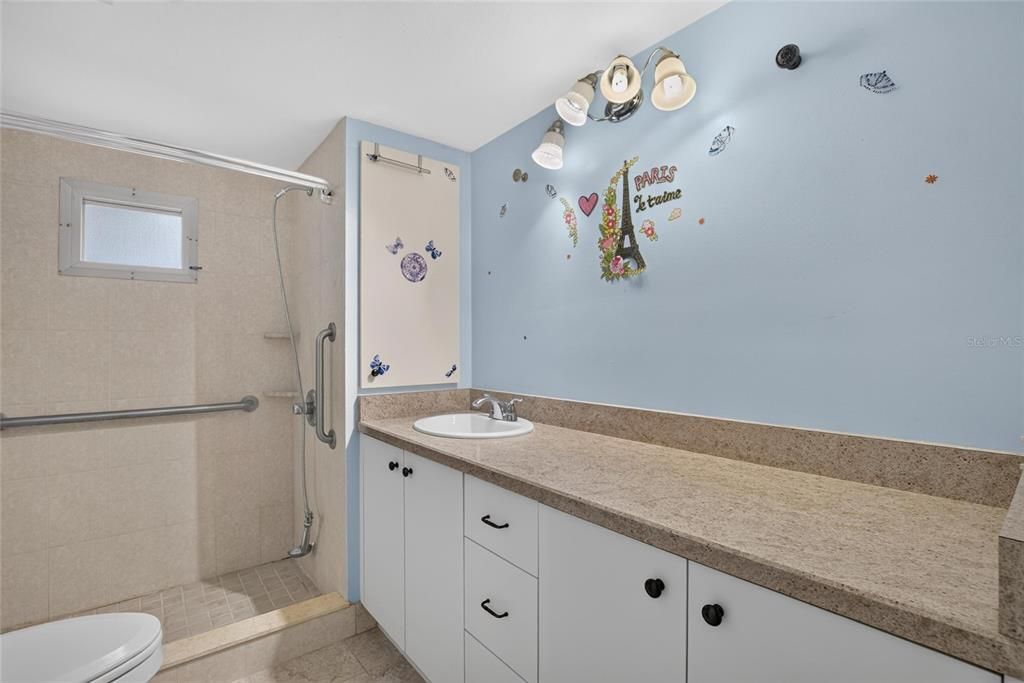 En Venta: $69,900 (2 camas, 2 baños, 672 Pies cuadrados)